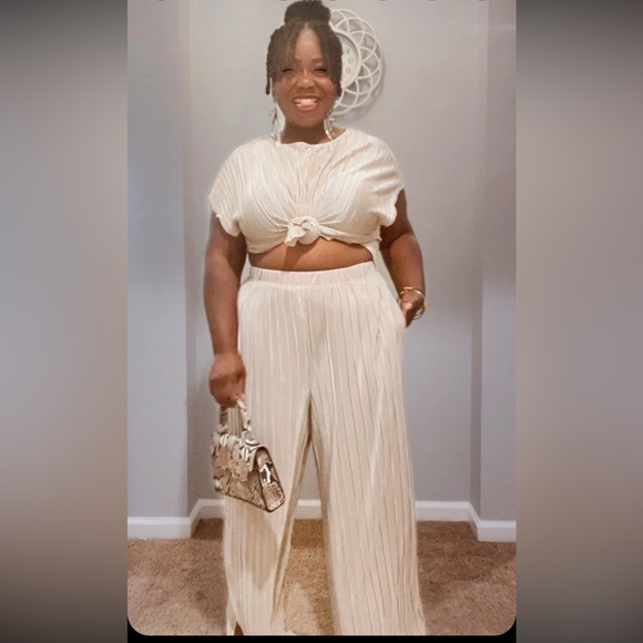 Plus Pleated Pants Set - Picture 6 of 6